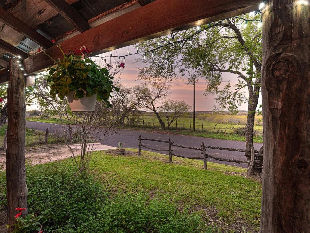 Das Eck Haus - Cozy Cabin Getaway Fredericksburg Zewnętrze zdjęcie