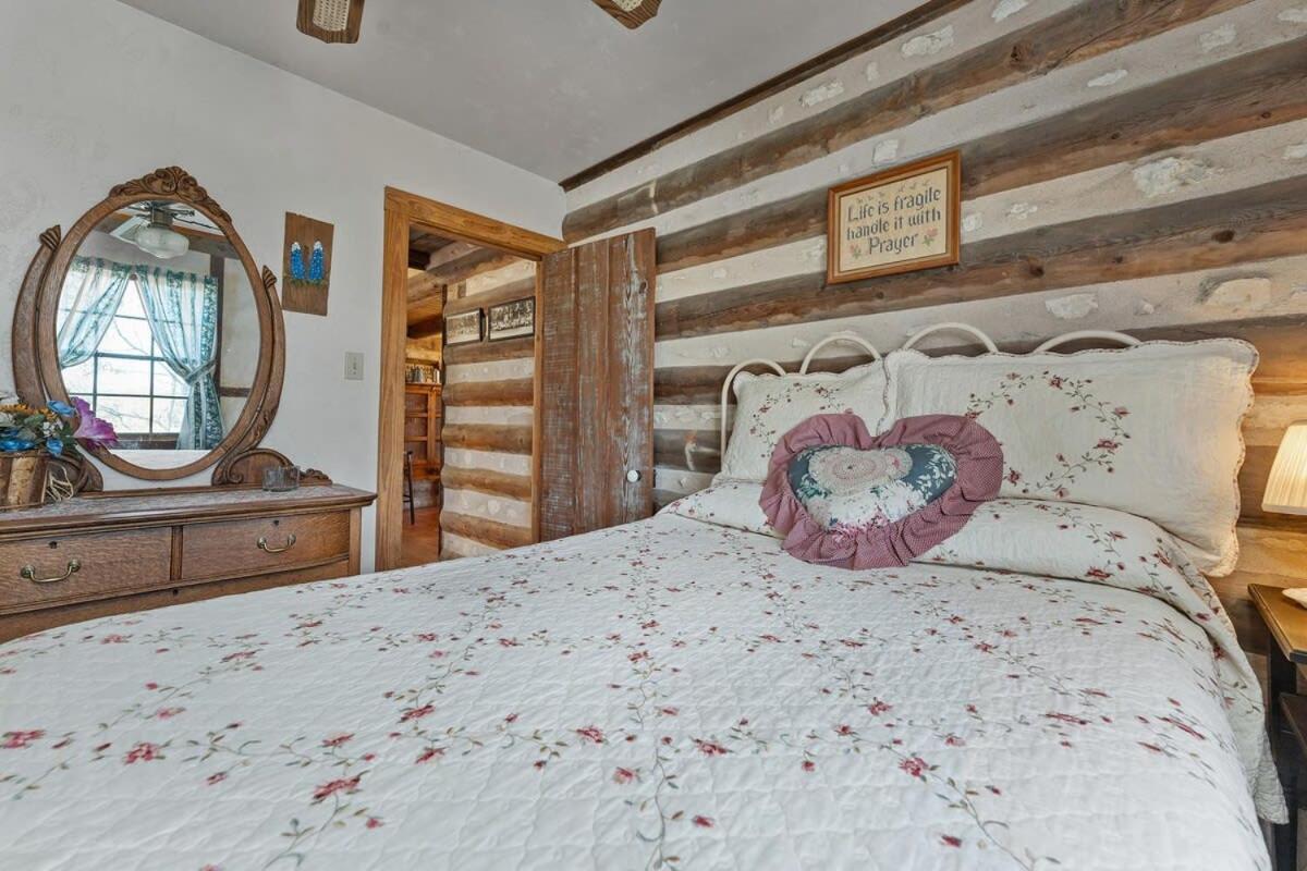 Das Eck Haus - Cozy Cabin Getaway Fredericksburg Zewnętrze zdjęcie