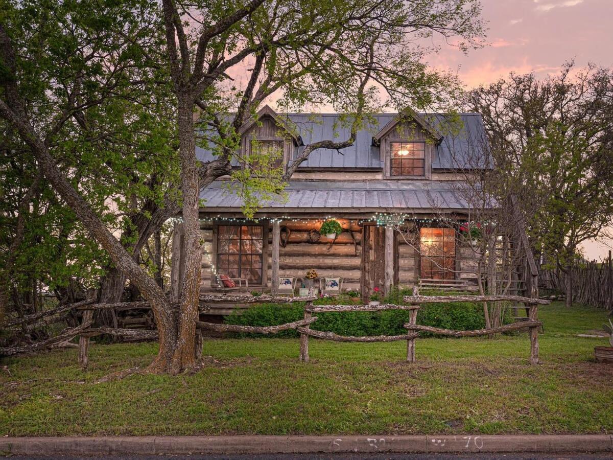 Das Eck Haus - Cozy Cabin Getaway Fredericksburg Zewnętrze zdjęcie